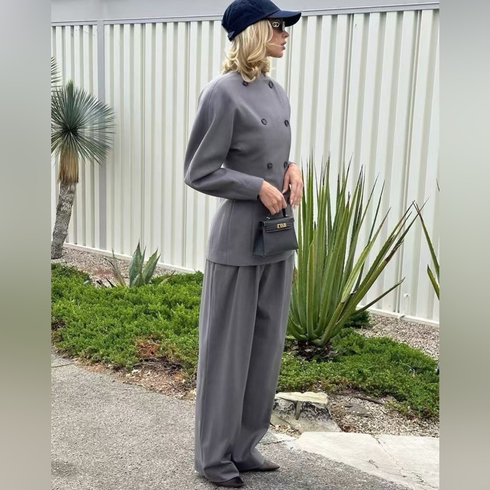 Helsa The Curvilinear Blazer in Charcoal 
Gray Double-Breasted Suit - Picture 2 of 11